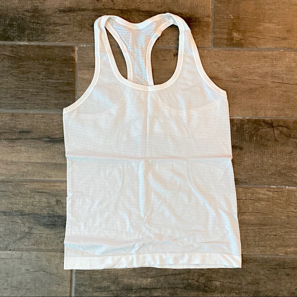Lululemon Swiftly Tech size 6